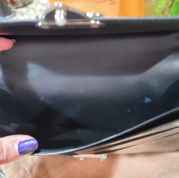 Pre-love own  Louis Vuitton pochette handbag. - Picture 8 of 16